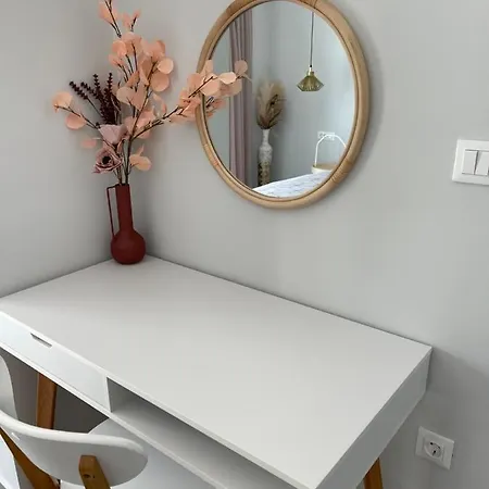 Apartment Vixen 2 *